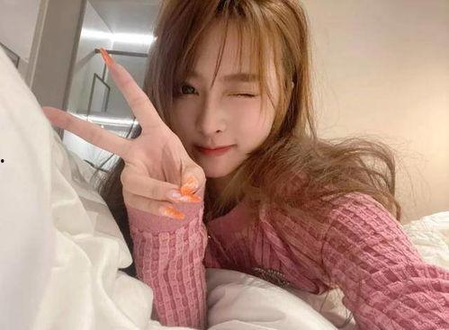 爆料年度女主播视频,揭秘网络直播背后的真相 第2张 爆料年度女主播视频,揭秘网络直播背后的真相 第2张